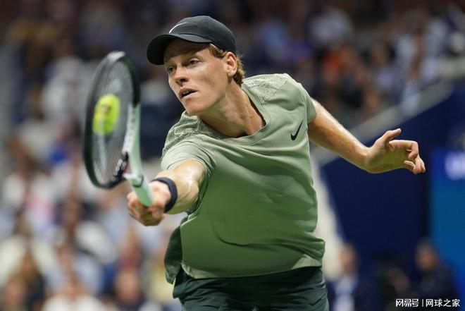 曼城后防迎 曼城后防迎