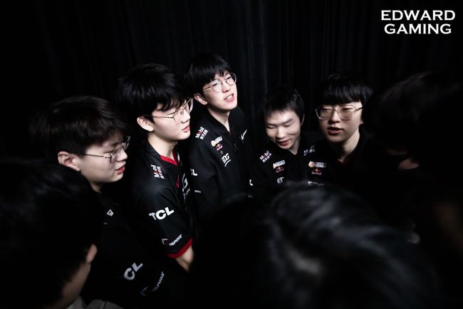 据了一席之 据了一席之